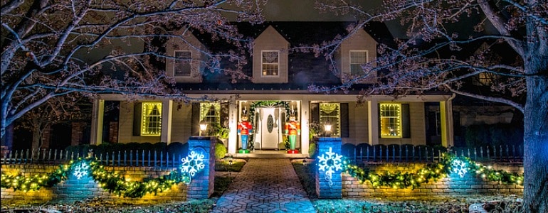 Christmas lights on a home in spokane, washington with Senske's Spokane Christmas light installation service.